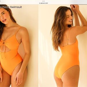 NWT Dippin Daisys bright orange style “Nova” size Med